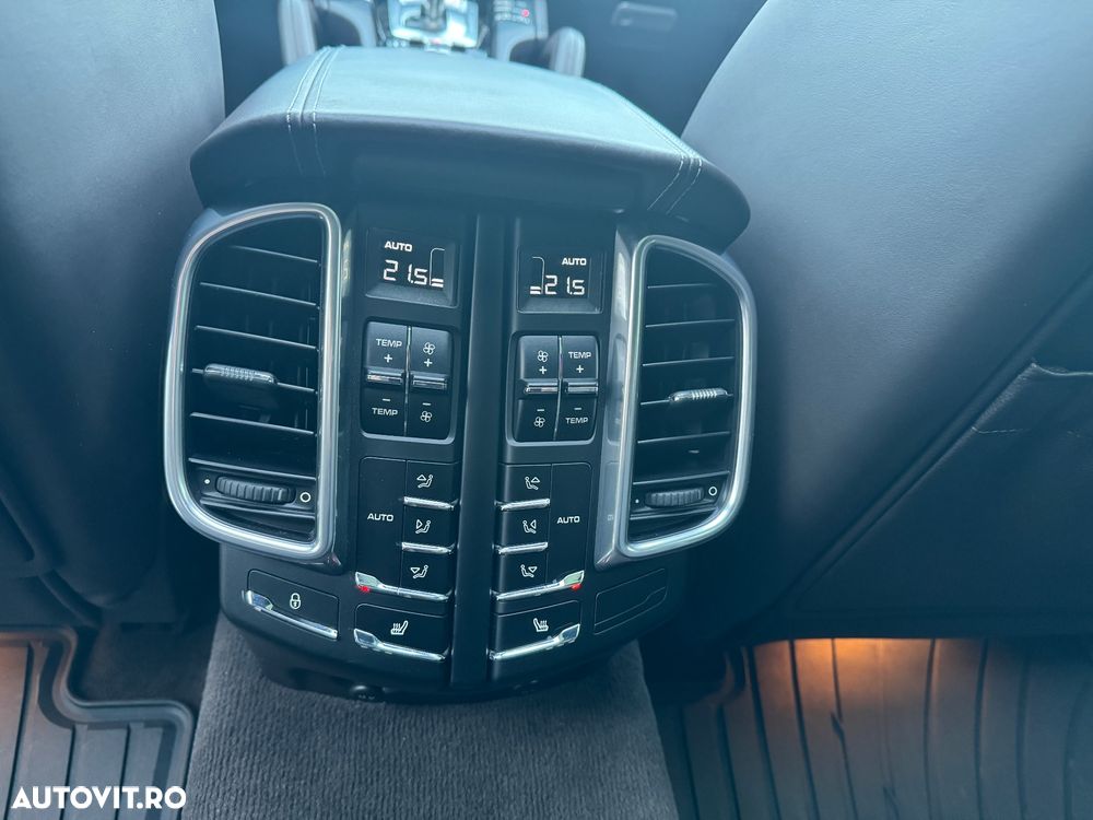 Porsche Cayenne Tiptronic S - 25
