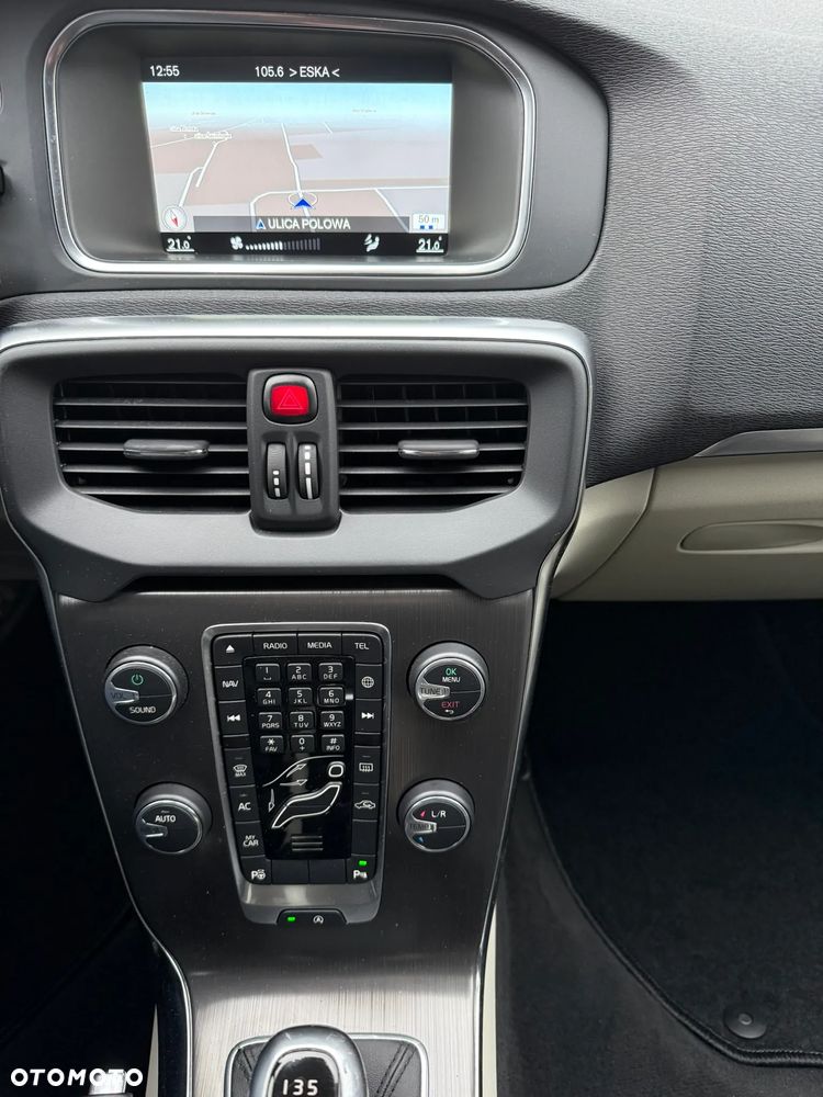 Volvo V40 D4 Drive-E Momentum - 19