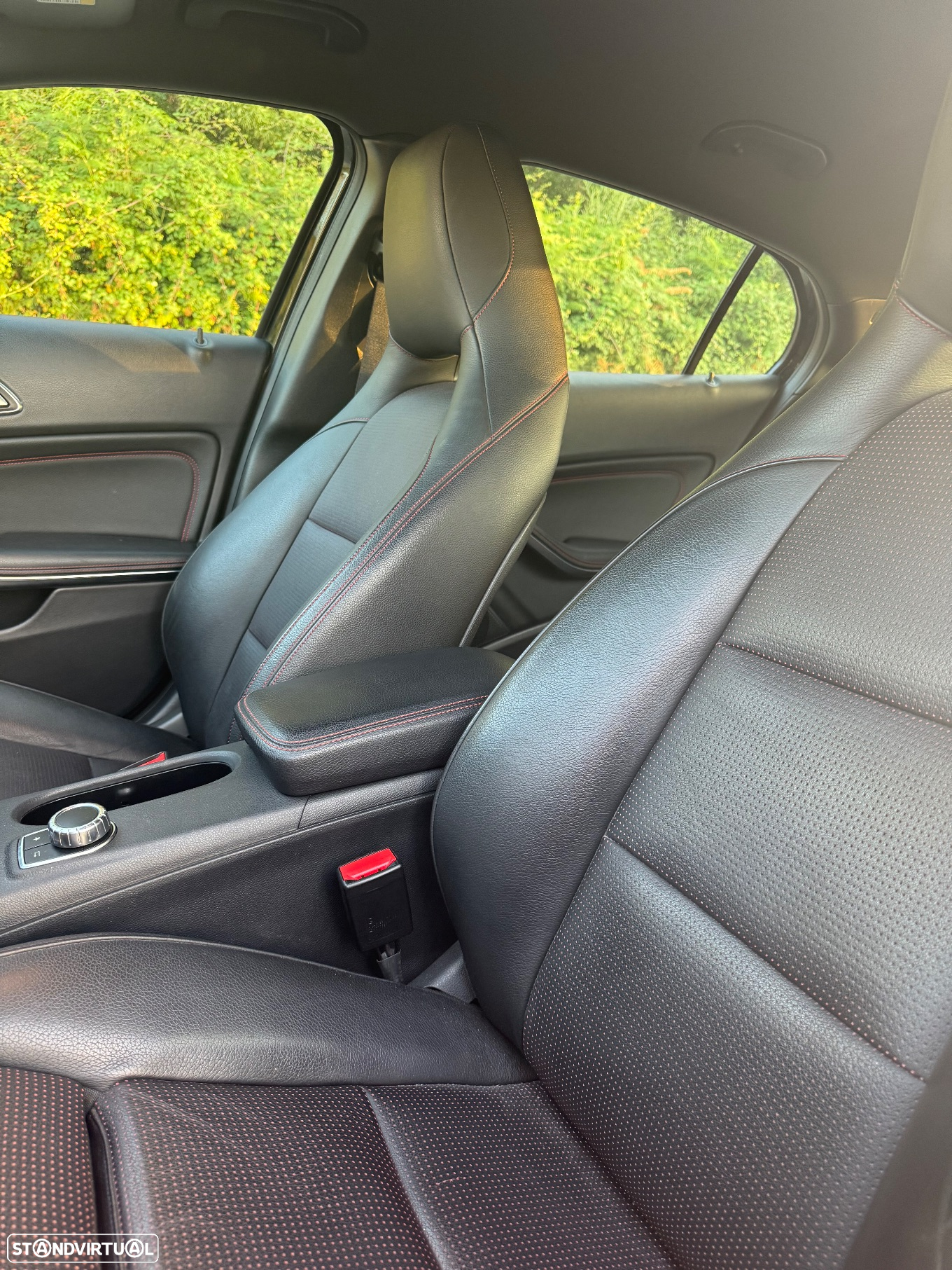 Mercedes-Benz GLA 220 d AMG Line 4-Matic - 13