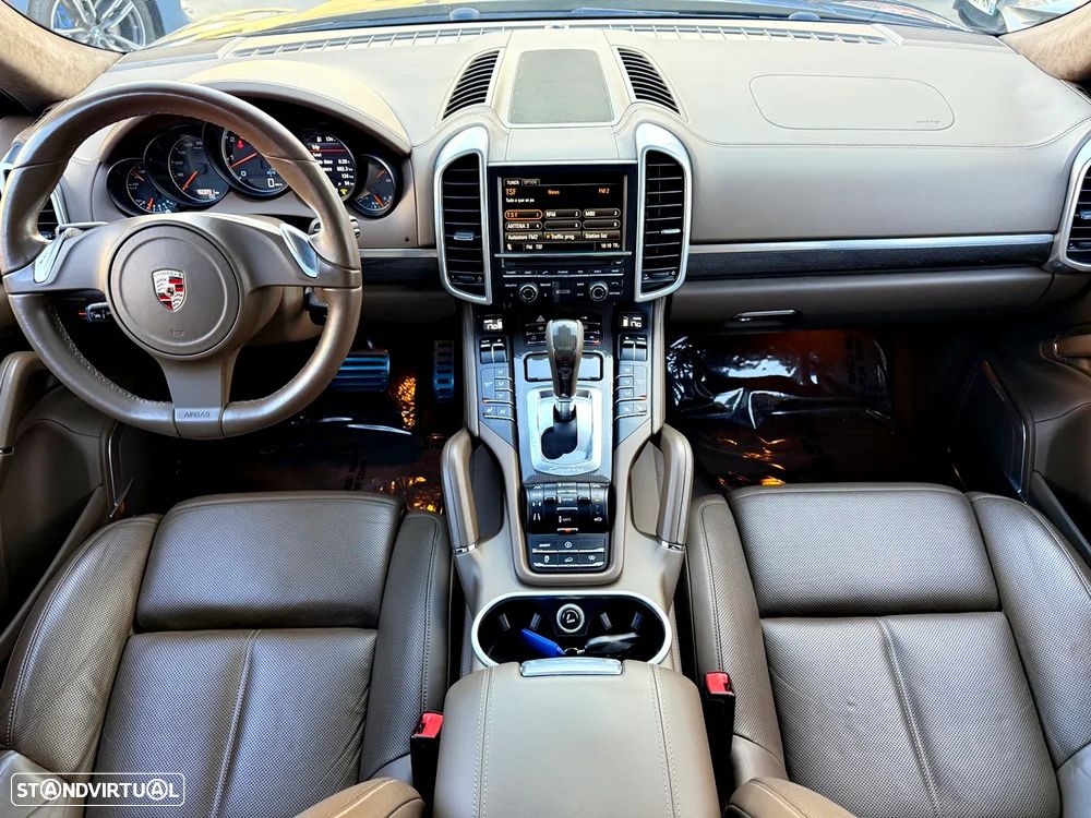 Porsche Cayenne Turbo - 9
