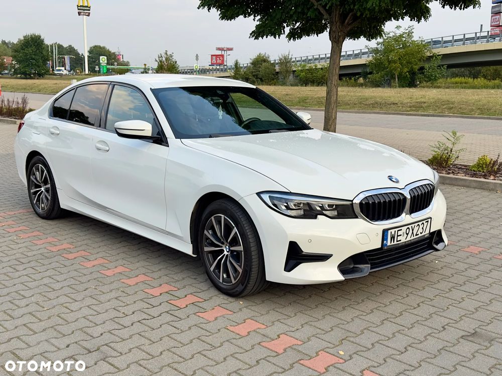 BMW Seria 3 318d Sport Line - 8