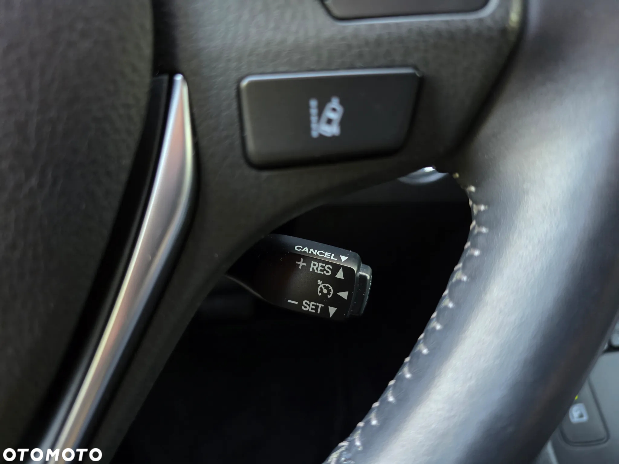 Toyota Auris 1.8 VVT-i Hybrid Automatik Edition S+ - 29
