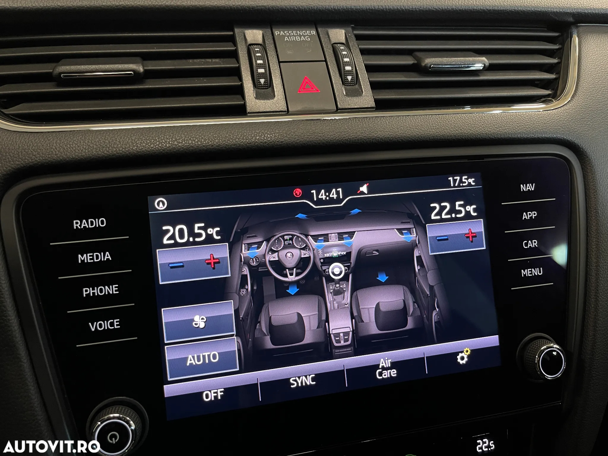 Skoda Octavia Combi 2.0 TDI DSG Style - 18