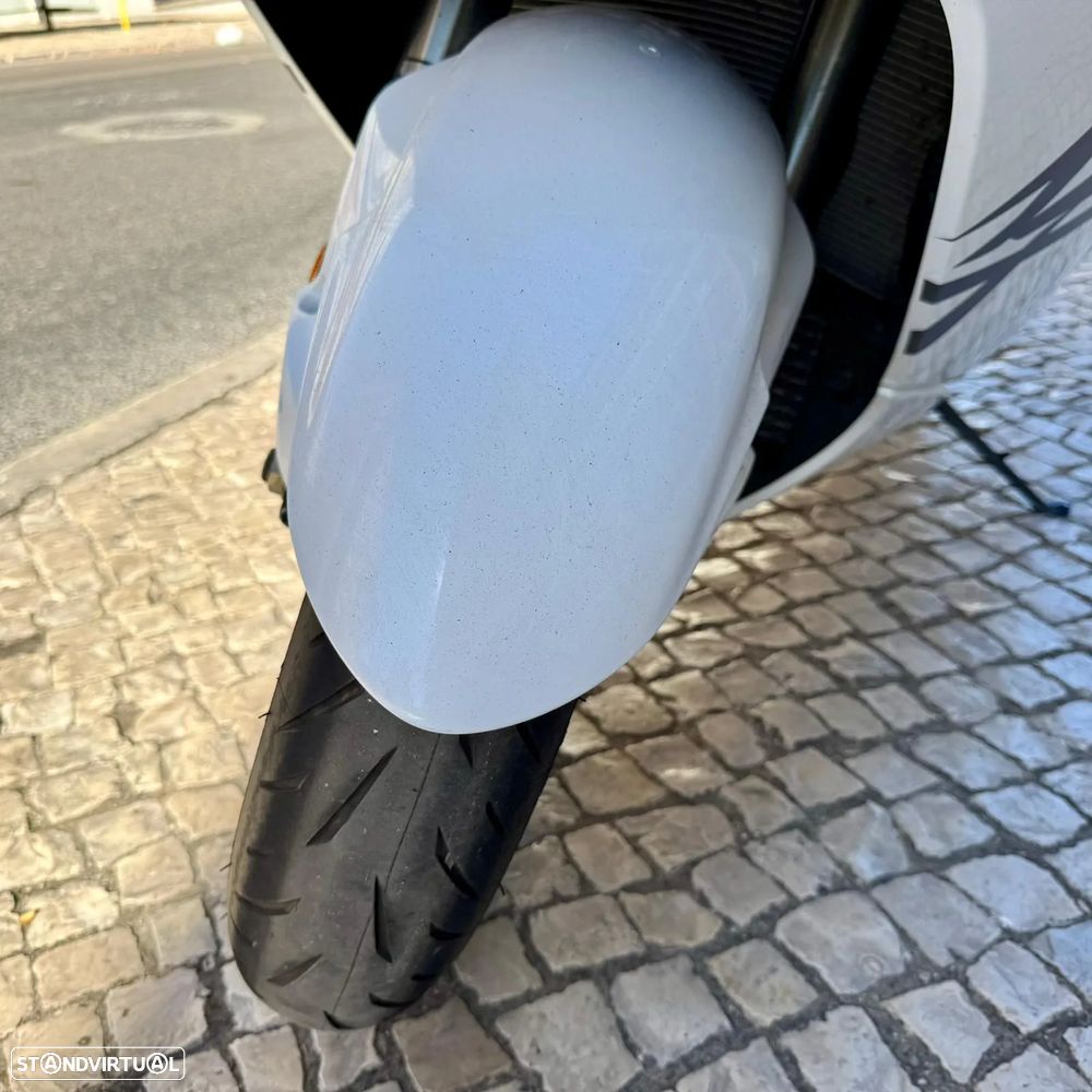 Suzuki Hayabusa GSX 1300 R - 7