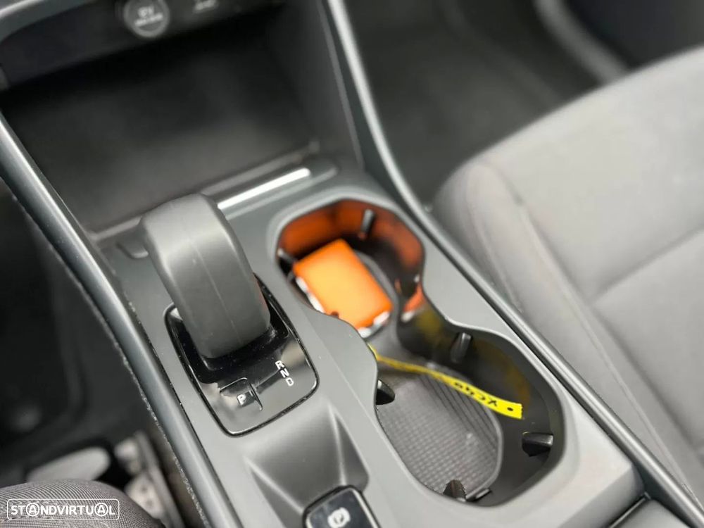 Volvo XC 40 1.5 T3 Momentum Core Geartronic - 13