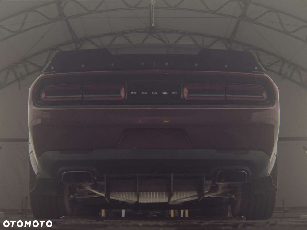 Dodge Challenger - 7