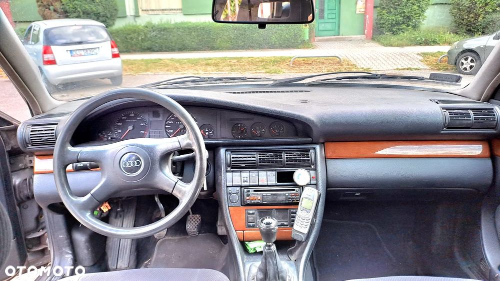 Audi 100 2.6 E - 4
