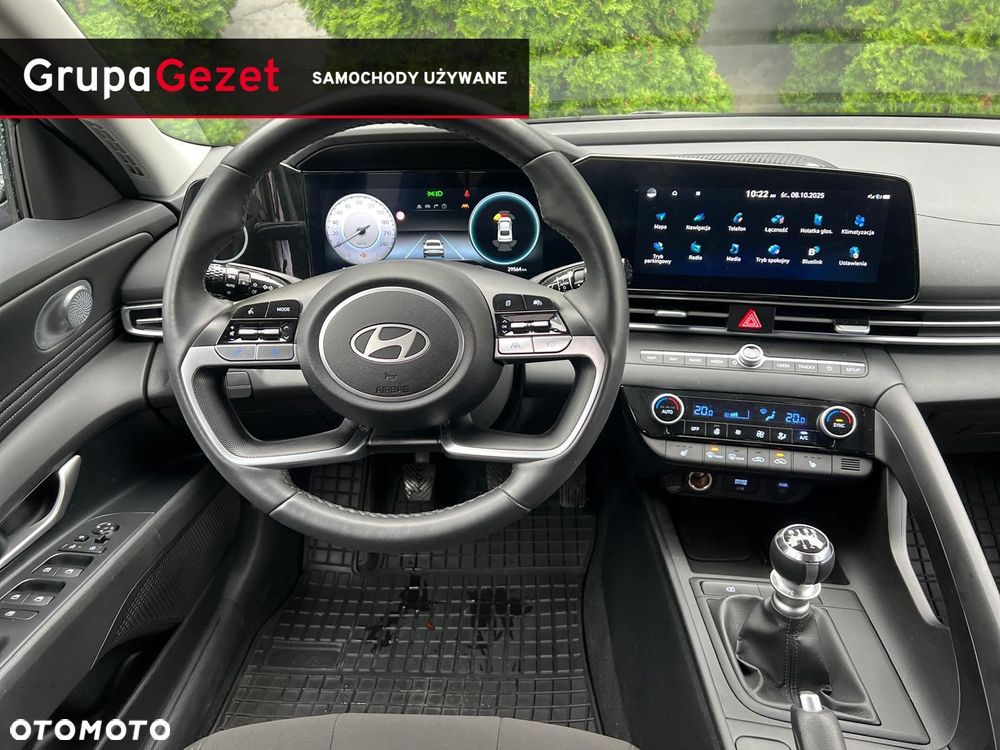 Hyundai Elantra - 10