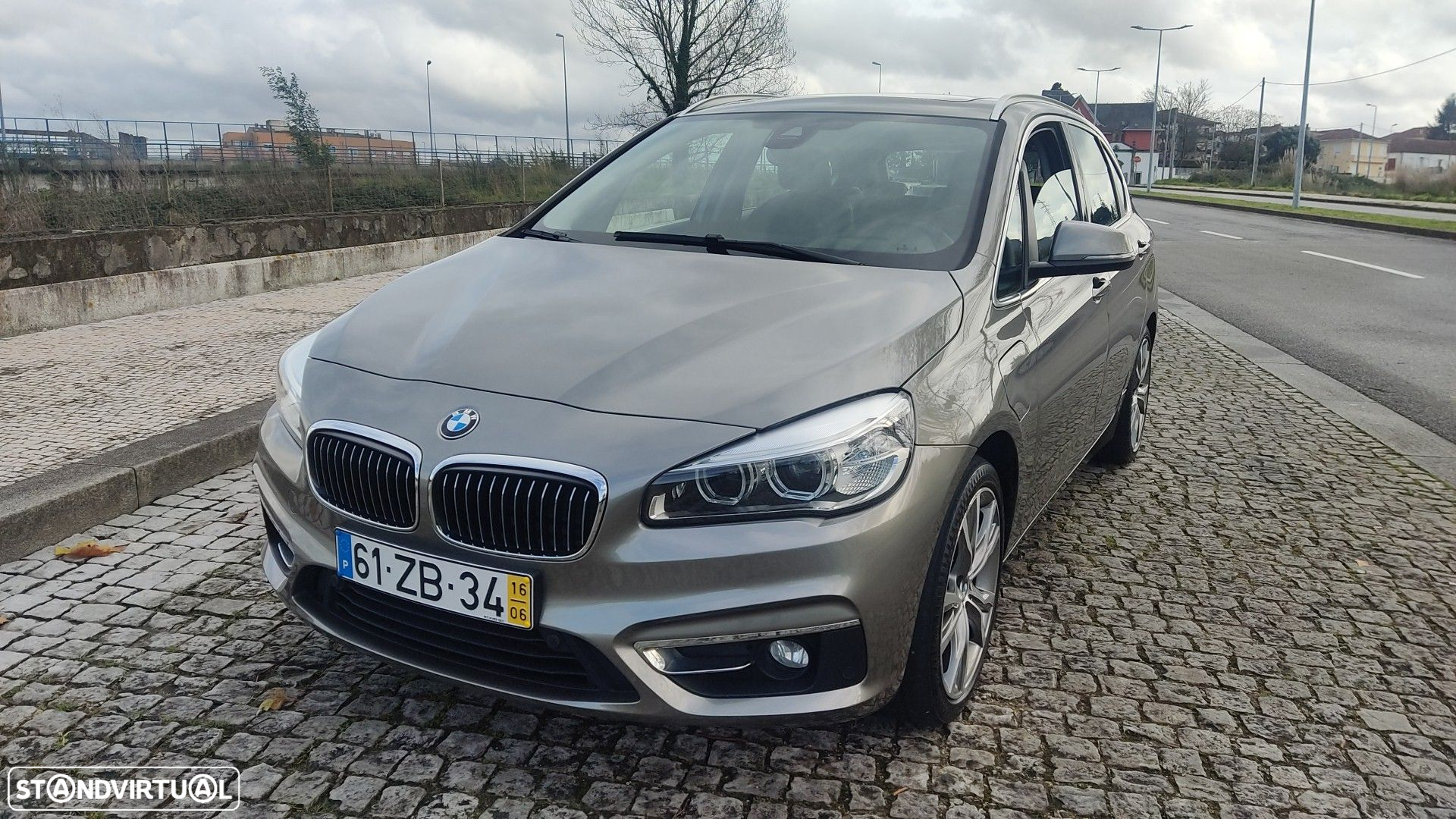 BMW 225xe Active Tourer Line Luxury - 2