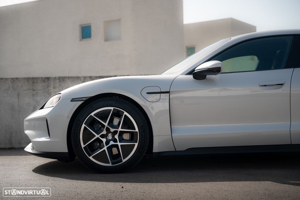 Porsche Taycan Bateria Performance Plus - 13