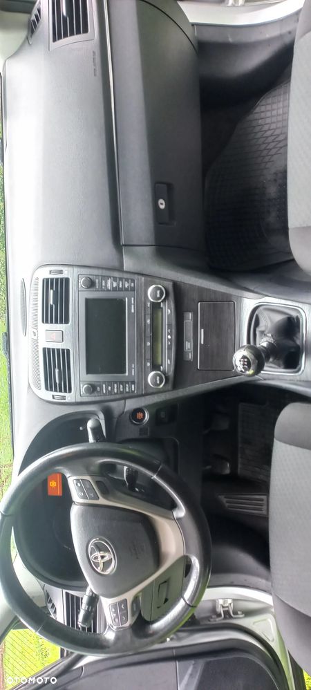 Toyota Avensis 2.2 D-4D Sol NAVI - 14