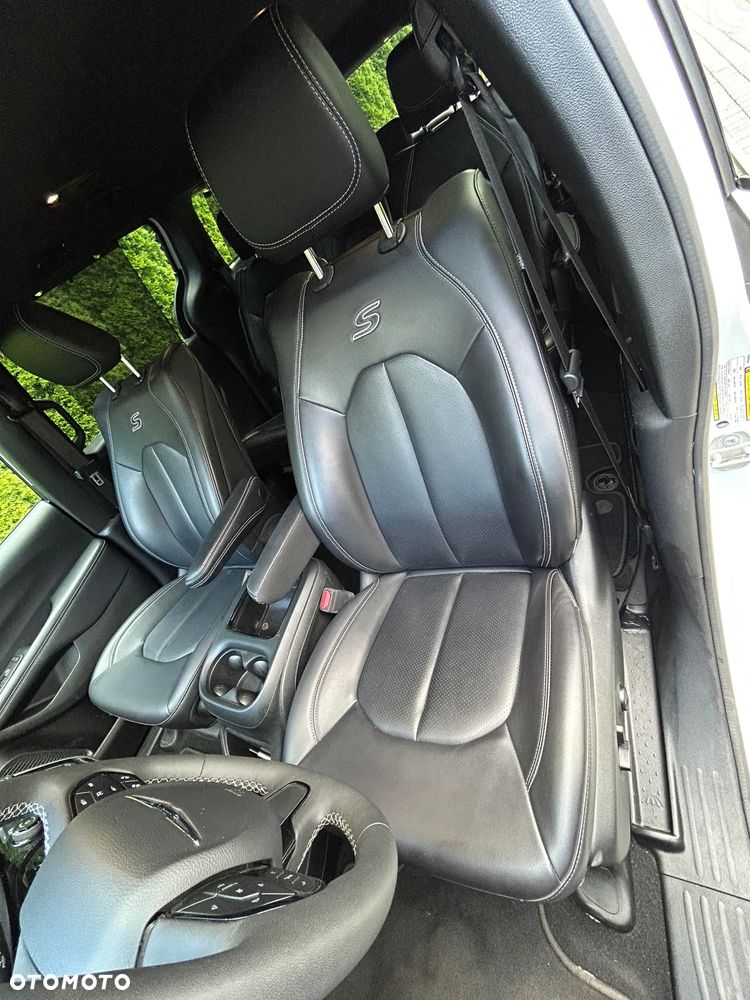 Chrysler Pacifica - 22