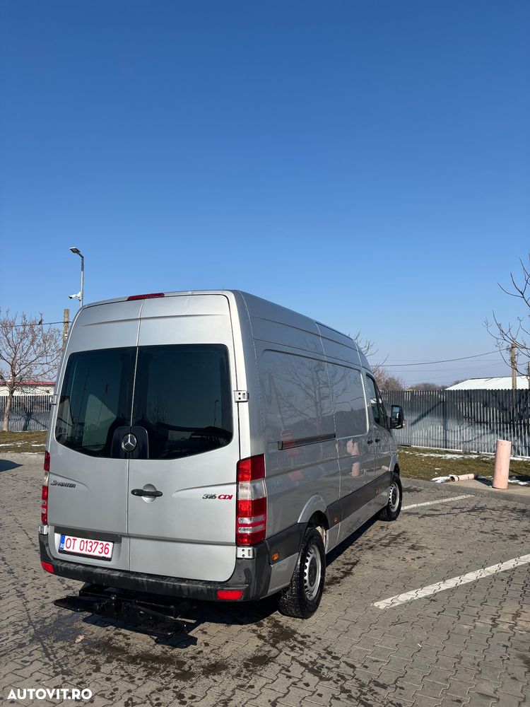 Mercedes-Benz Sprinter - 4