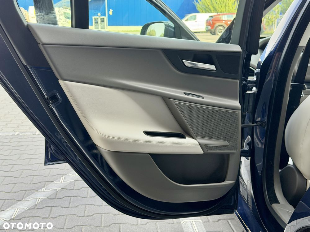 Jaguar XE 20d Pure - 20