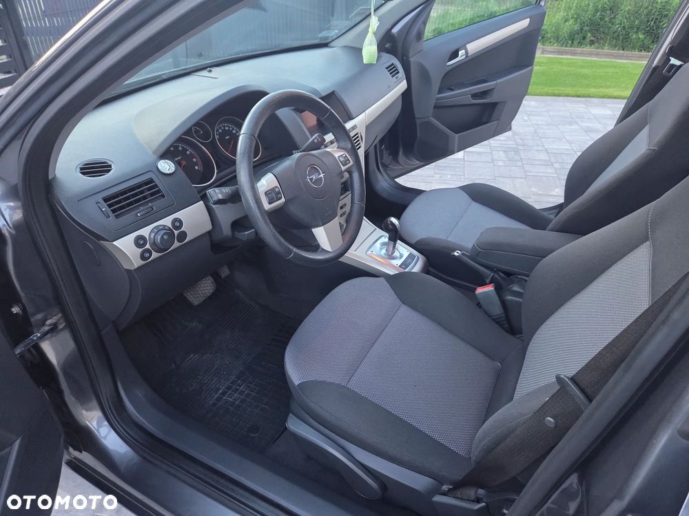 Opel Astra 1.6 Automatik Design Edition - 23