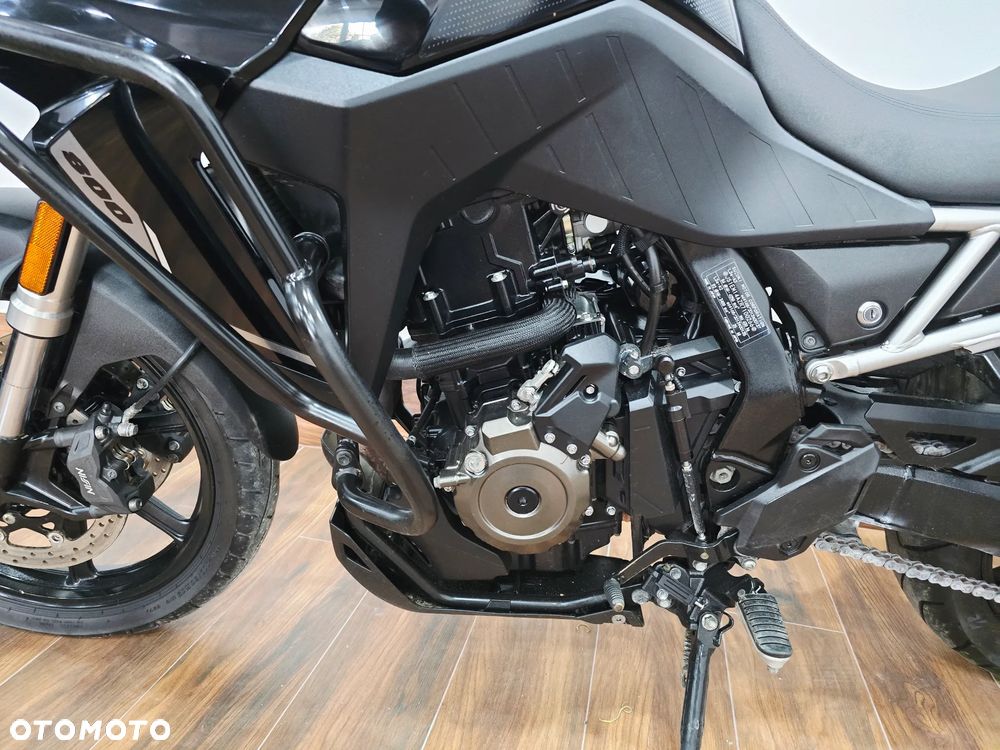 Suzuki DL - 27