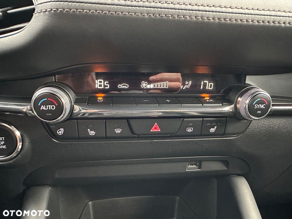 Mazda 3 SKYACTIV-G 2.0 M-Hybrid - 11