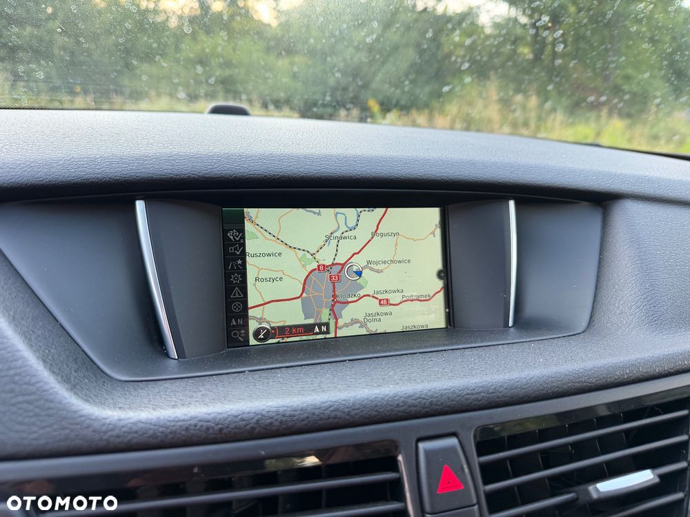 BMW X1 xDrive18d xLine - 8