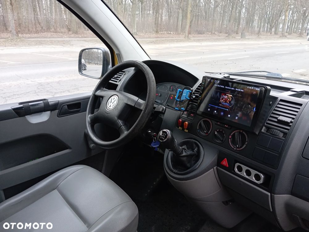Volkswagen T5 - 10