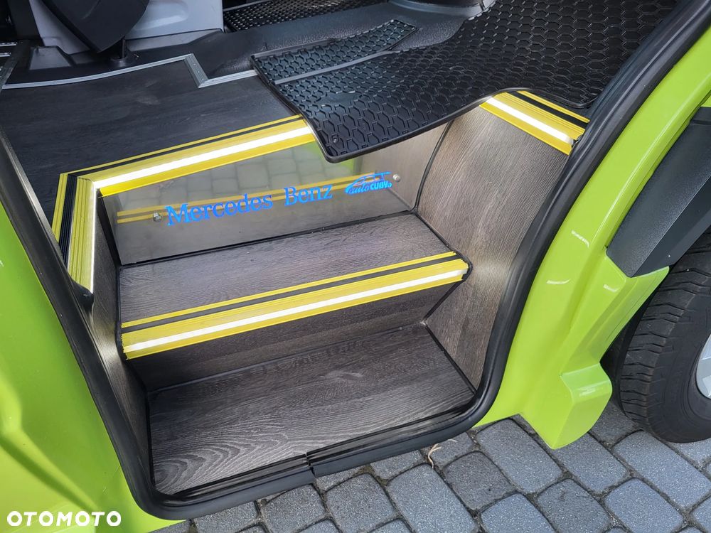 Mercedes-Benz Sprinter - 4