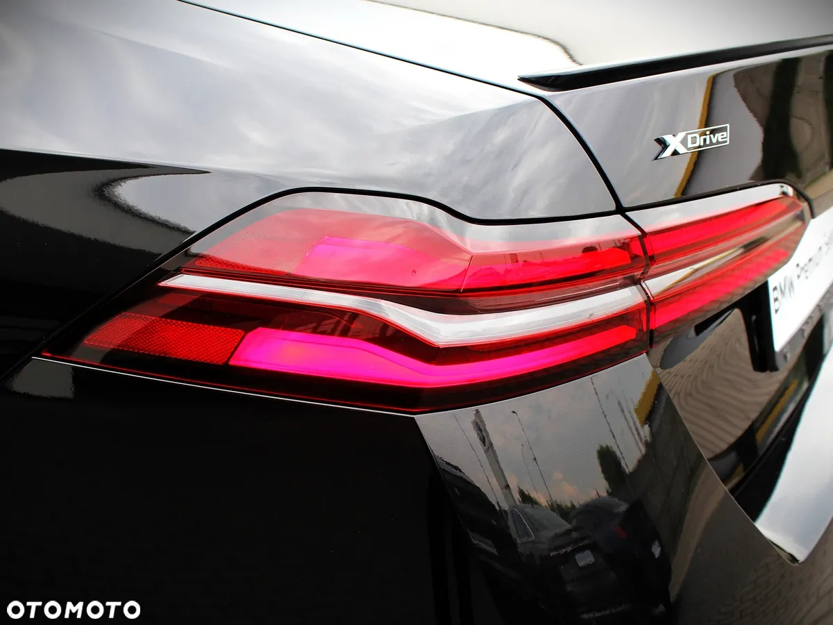 BMW Seria 5 520d xDrive mHEV M Sport - 24