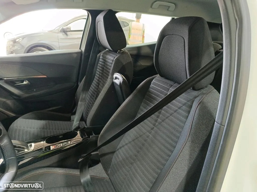 Peugeot e-2008 50 kWh Active Pack - 7