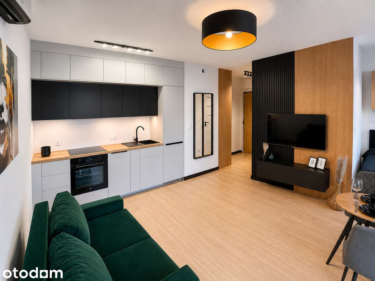 Stare Miasto | Kawalerka 34 m² z sypialnią | Balkon + Klimatyzacja