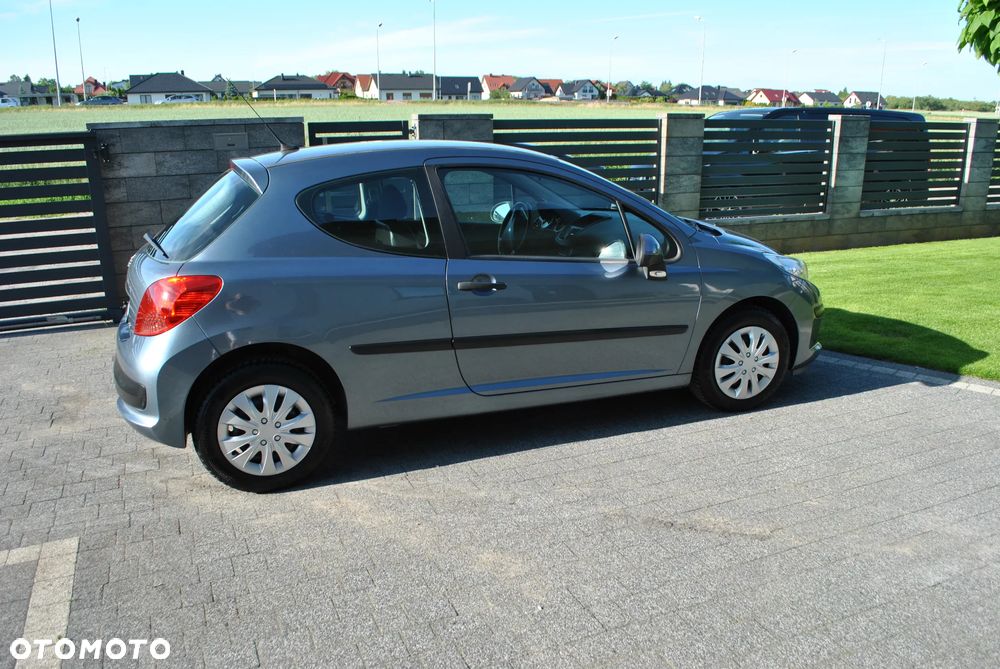 Peugeot 207 1.4 16V Trendy - 16