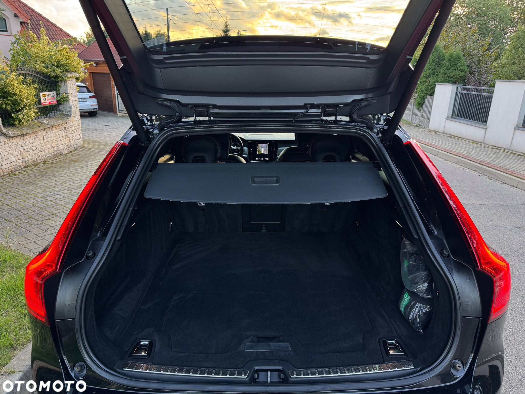 Volvo V90 T8 Twin Engine AWD R Design - 31