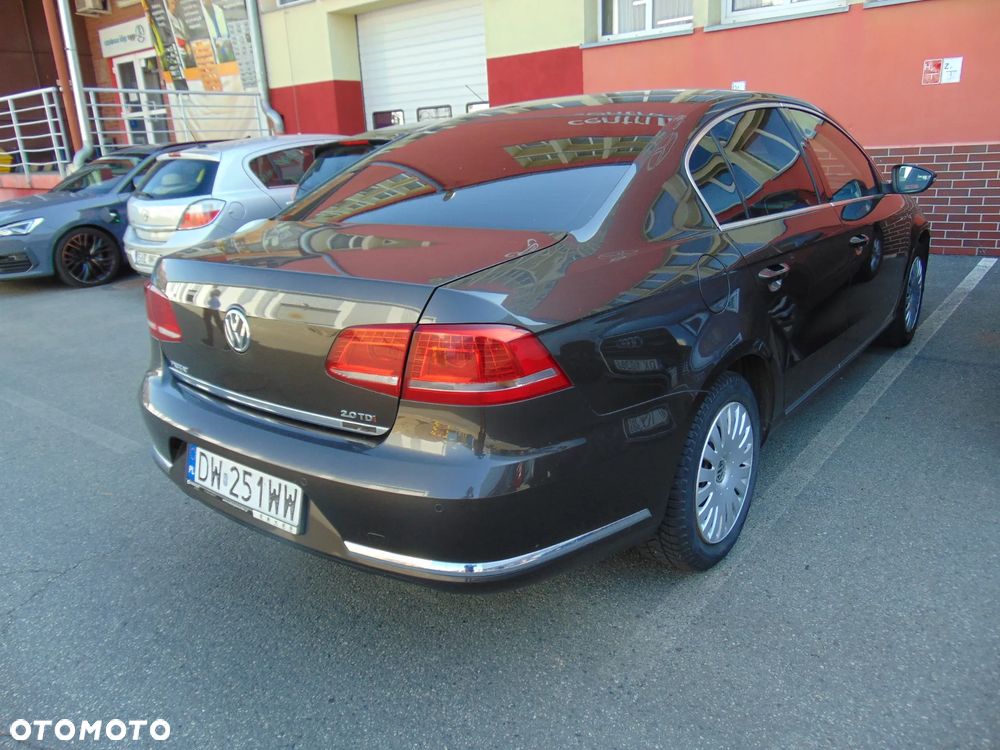 Volkswagen Passat 2.0 TDI Highline DSG - 2