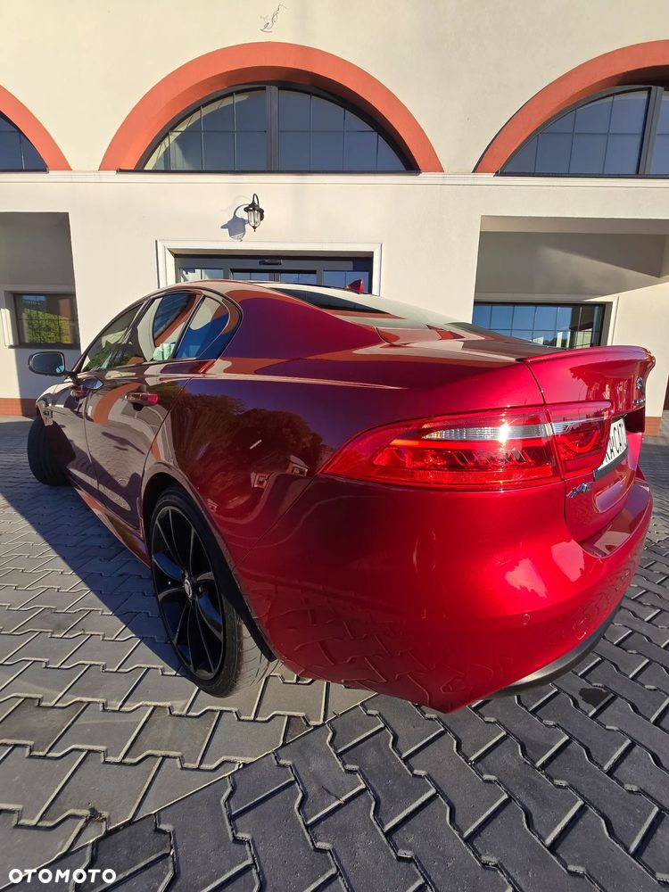 Jaguar XE 2.0 D R-Sport - 5