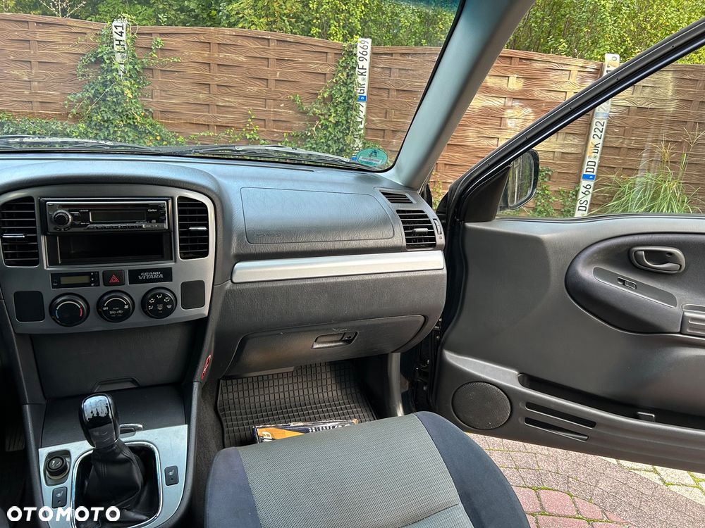 Suzuki Grand Vitara - 35