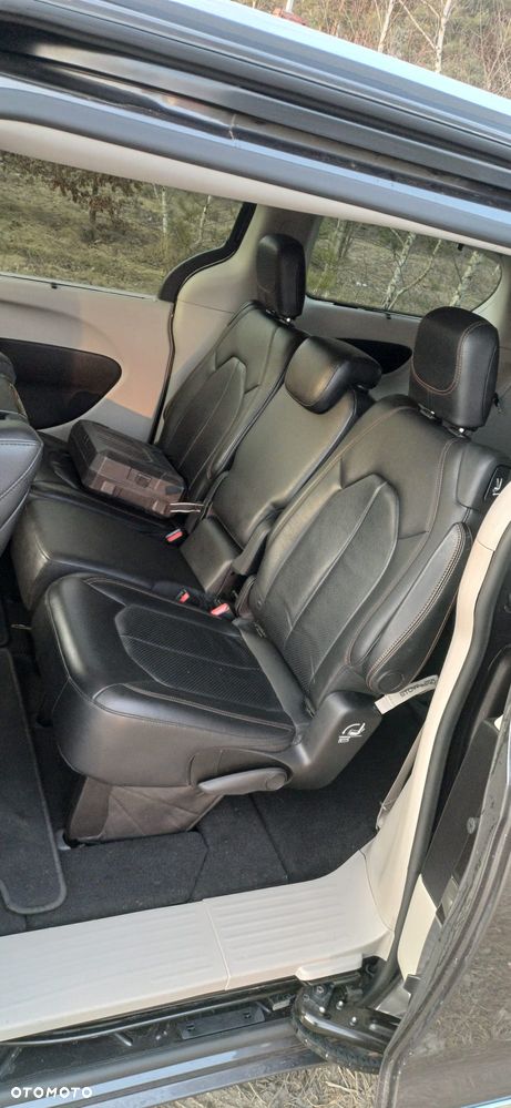 Chrysler Pacifica - 11