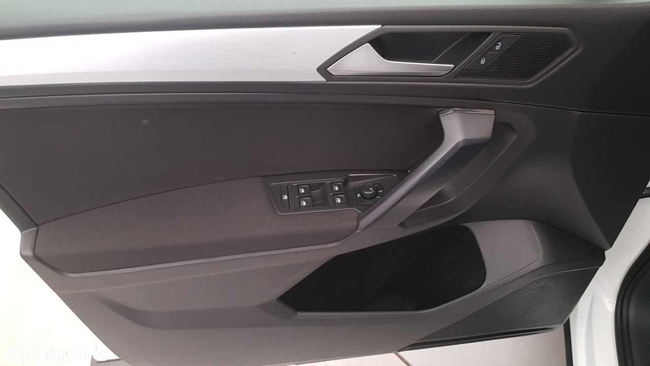 Volkswagen Tiguan - 24