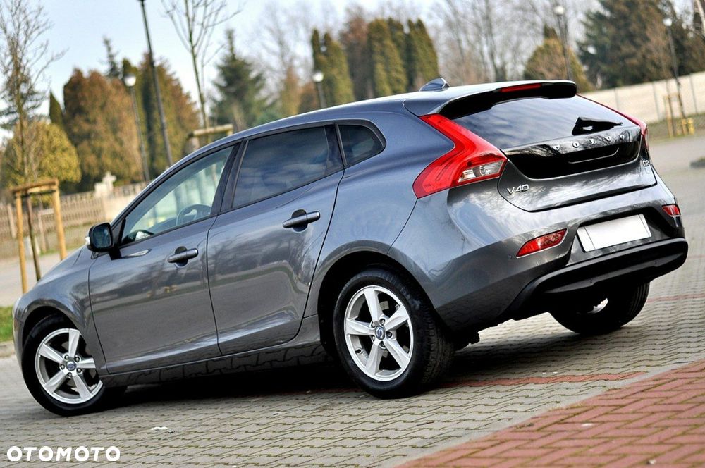 Volvo V40 D2 Momentum - 14