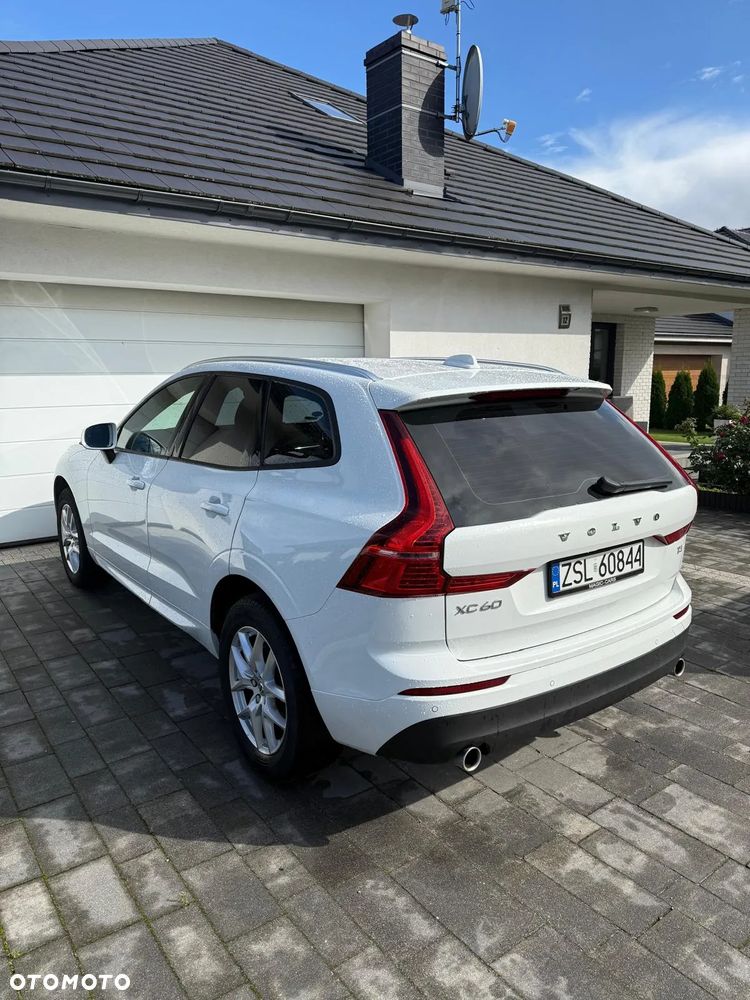Volvo XC 60 T4 Momentum - 2