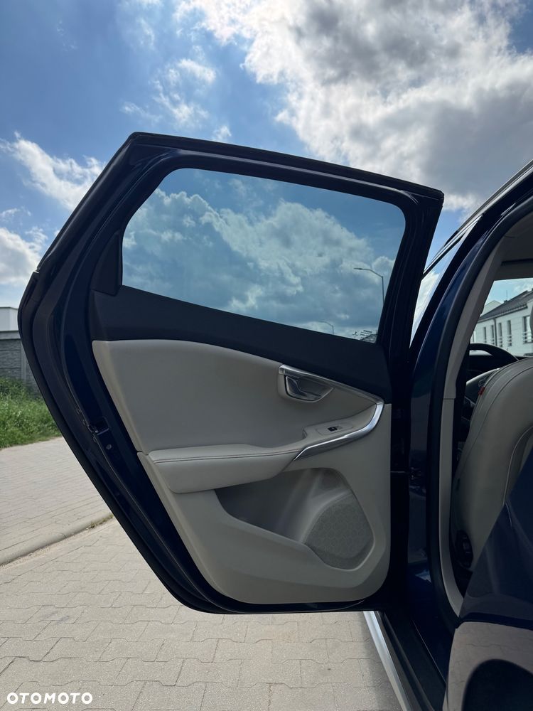 Volvo V40 Cross Country T4 Drive-E Ocean Race - 7