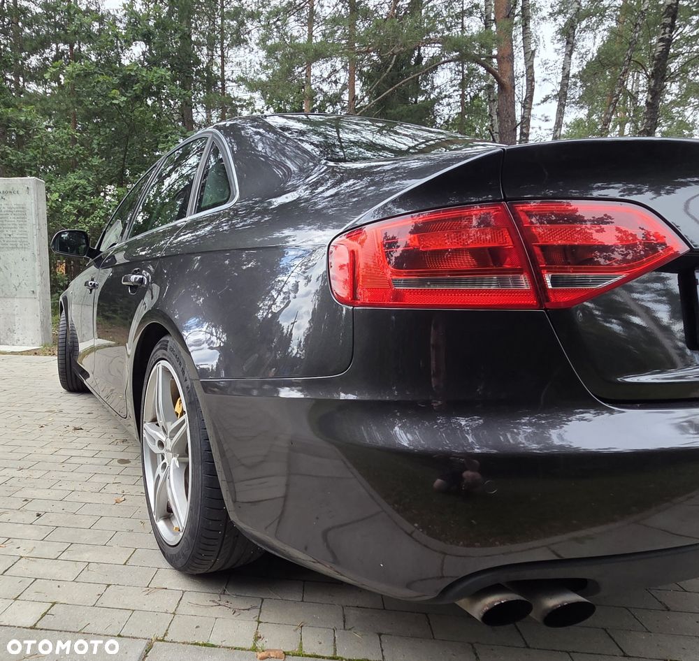 Audi A4 Limousine - 4