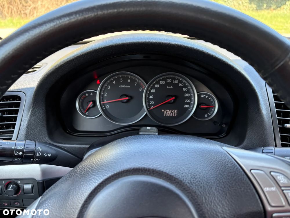 Subaru Legacy 2.0R Trend - 16