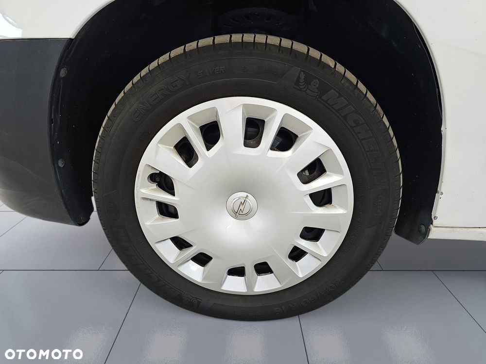 Opel Combo 1.5 DT Edition 102KM - 34