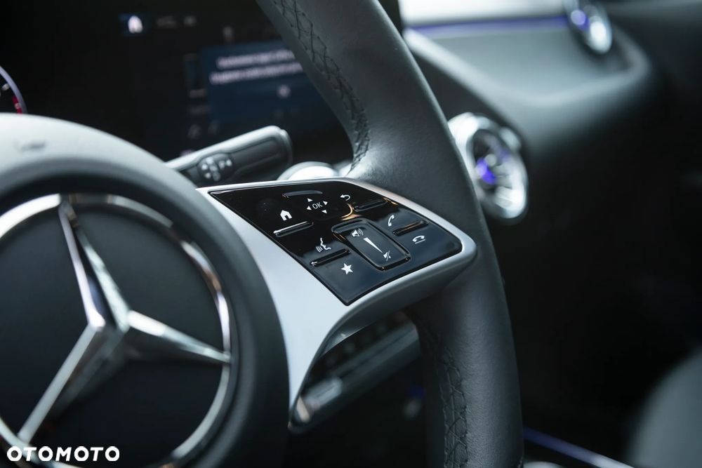 Mercedes-Benz GLA - 15