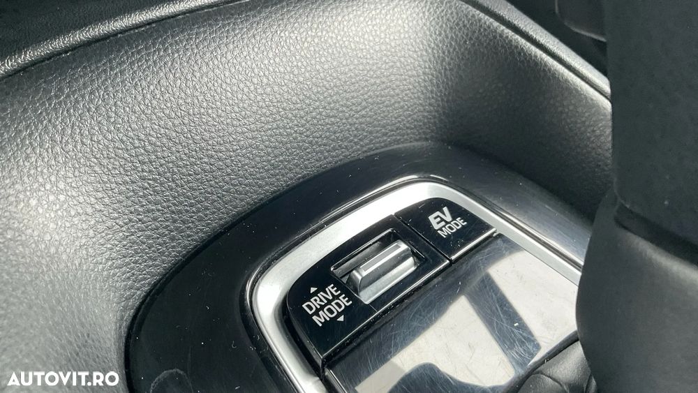 Toyota Corolla 1.8 HSD Dynamic - 35