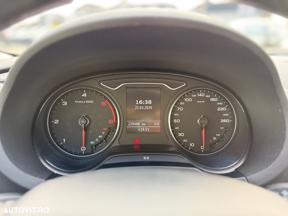 Audi A3 1.6 TDI S tronic Ambition - 13