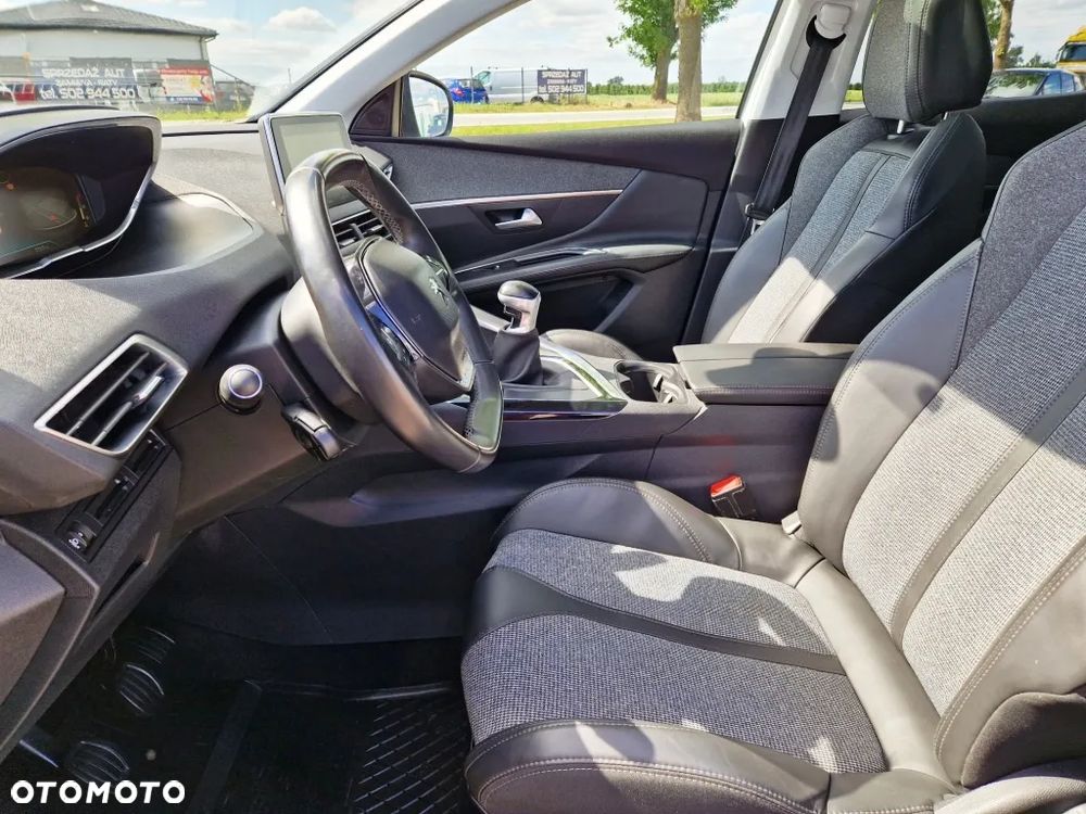 Peugeot 3008 PureTech 130 Stop & Start GPF Allure Business-Paket - 23