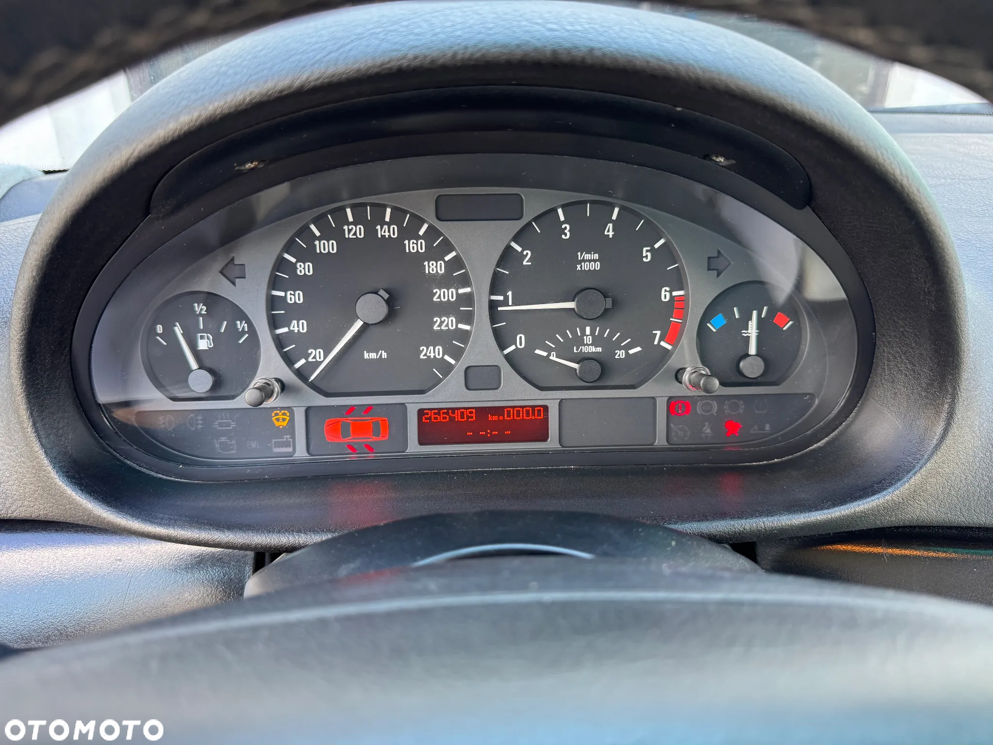 BMW Seria 3 316i - 11