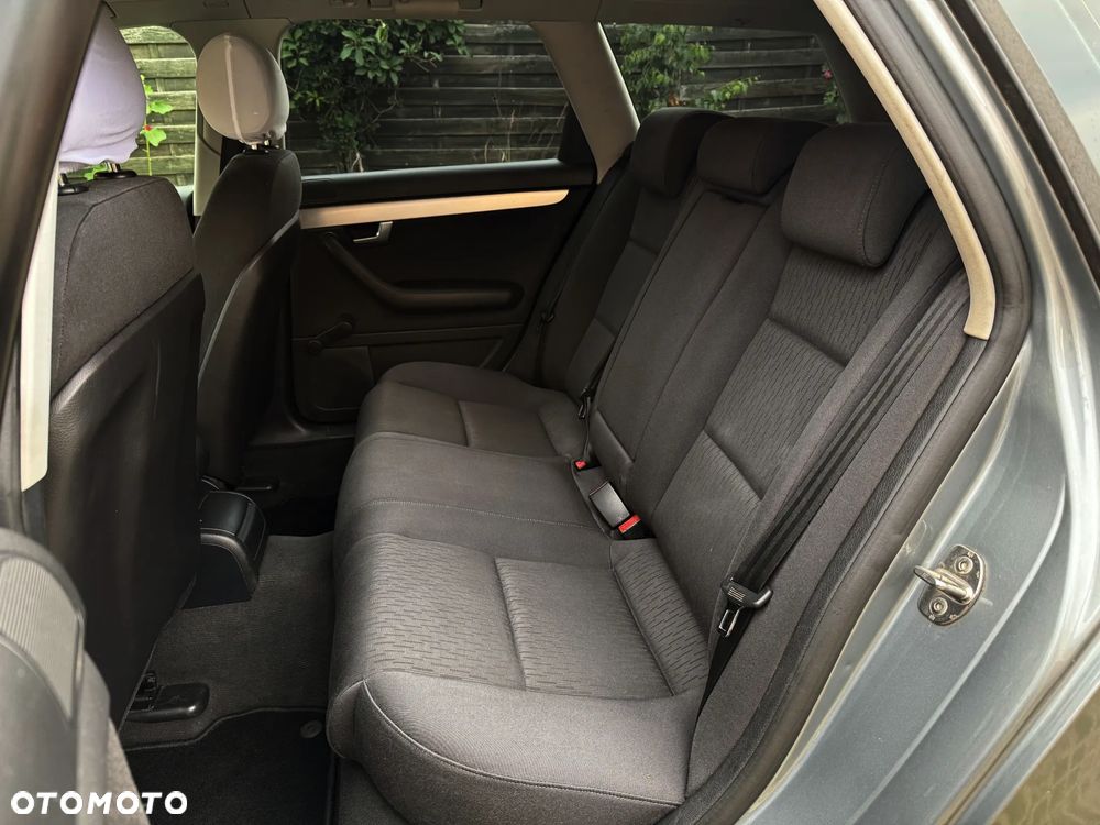 Audi A4 Avant 2.0 TDI - 17