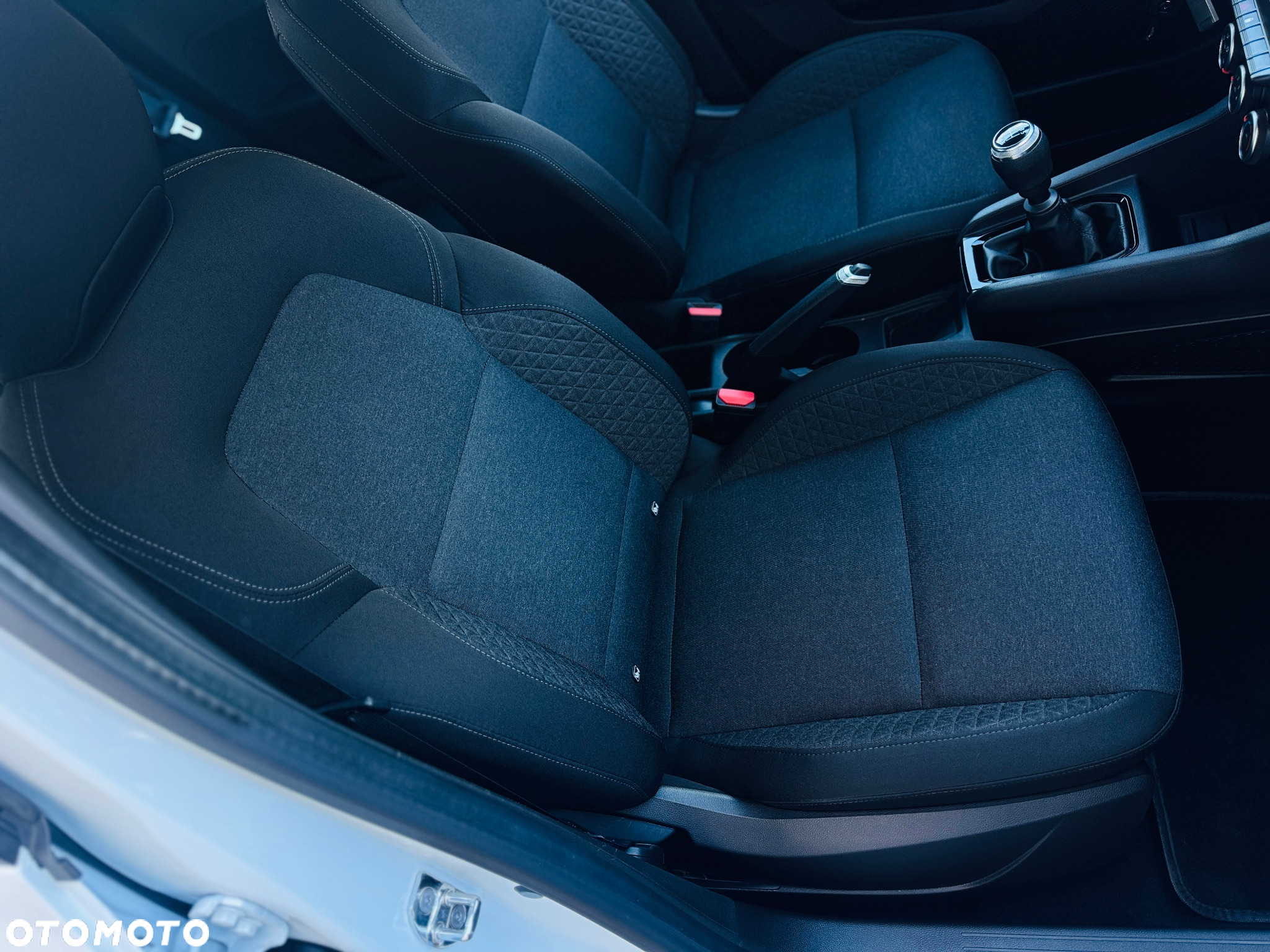 Renault Clio BLUE dCi 100 BUSINESS EDITION - 16