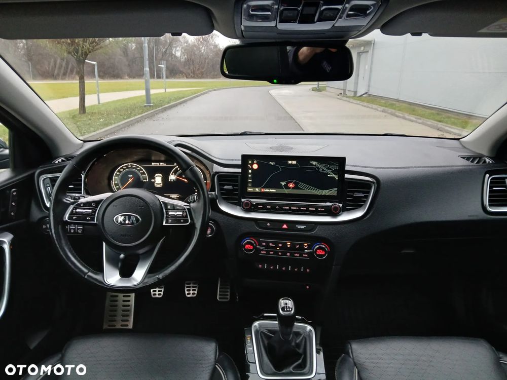 Kia Ceed 1.4 T-GDI OPF Platinum Edition - 11