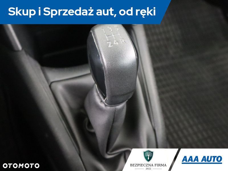 Peugeot 208 - 15