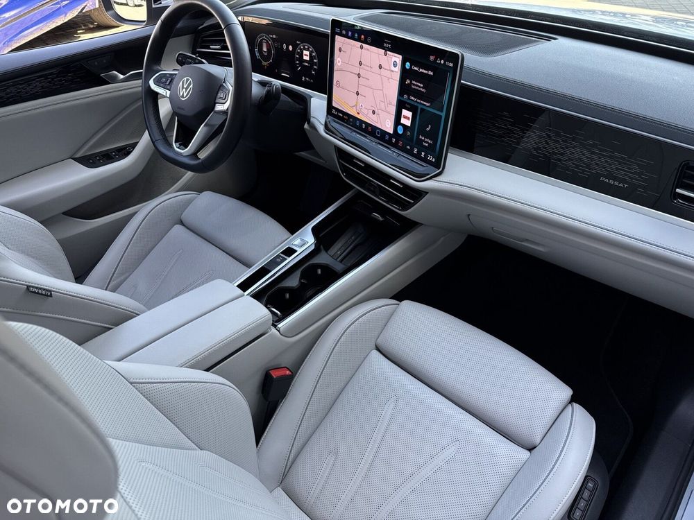 Volkswagen Passat Variant 2.0 TDI SCR 4Mot Elegance DSG - 13